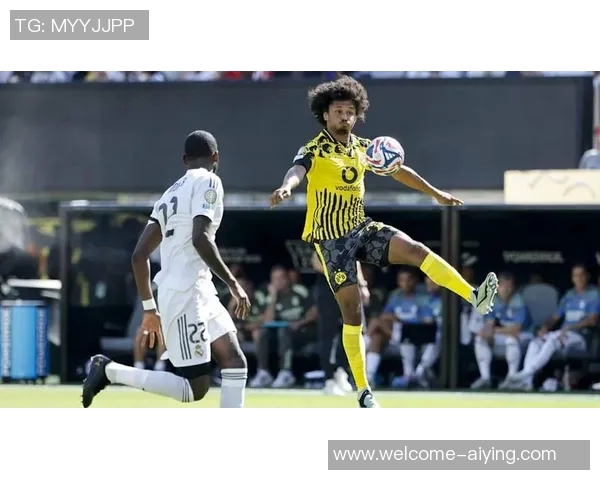 多特蒙德向阿德耶米提出续约报价巴萨也对其表现出浓厚兴趣