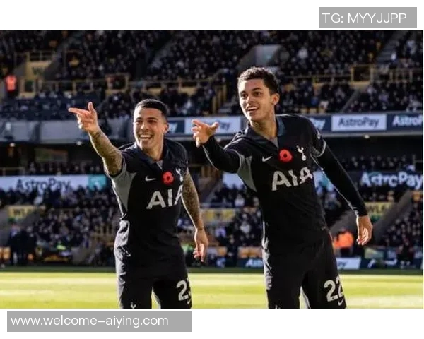 水晶宫与热刺达成协议以4000万欧签约布伦南约翰逊